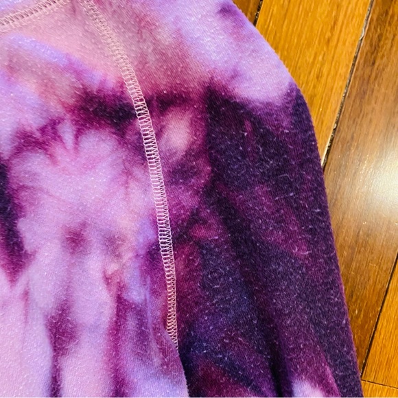 ⭐️ TE VERDE Purple Tie Dyed Pullover - Picture 4 of 6